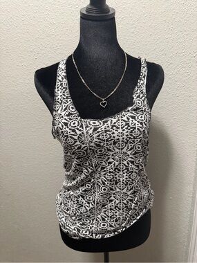 Mudd Black and White Geometric Tank Top